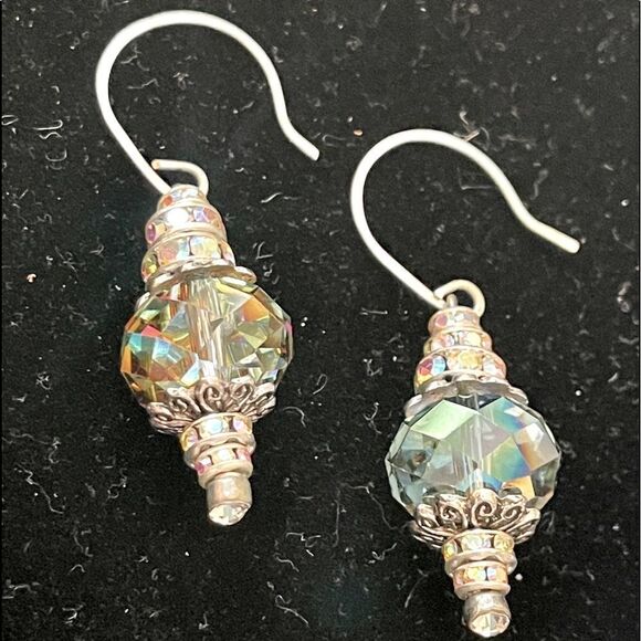 HANDCRAFTED Swarovski Crystal Earrings - Picture 5 of 8